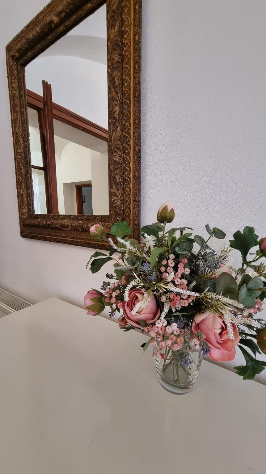 Marina Old Town Apartment Кошице Экстерьер фото