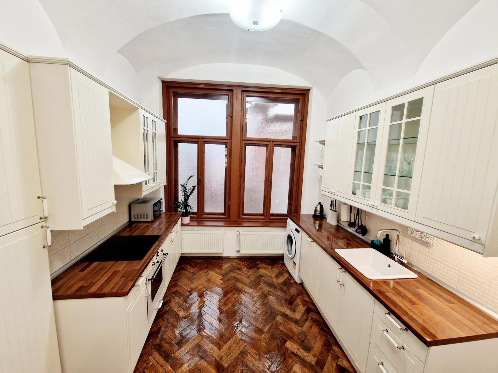 Marina Old Town Apartment Кошице Экстерьер фото